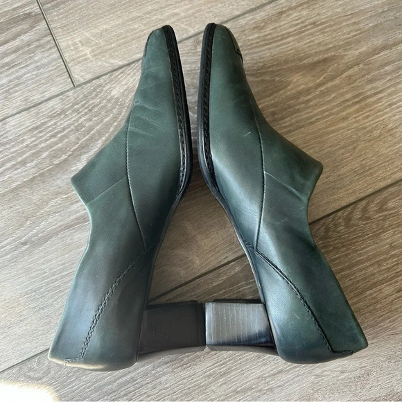 Naturalizer Sharon Green Soft Smooth Leather Slip On Loafer Heels - Picture 10 of 16